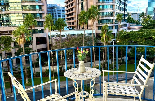 McCully - Moiliili Apartment | Enjoy Coffee and BBQ, Mins to Waikiki Beach, FREE parking