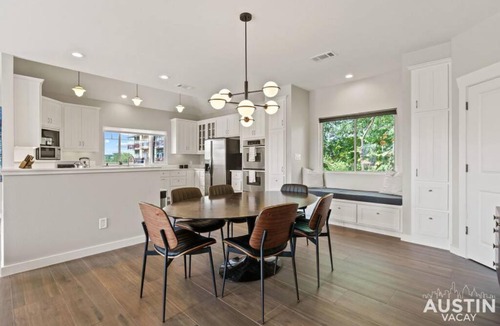 Swede Hill House | Enjoy DT Newly Renovated & Patio and Free Swim Club by Austin Vacay