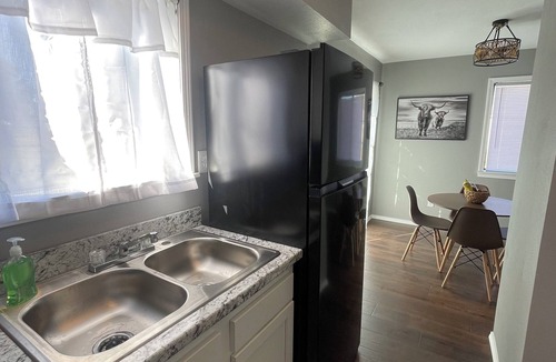 Dexter Apartment | Enjoy easy access to everything from this centrally located place.