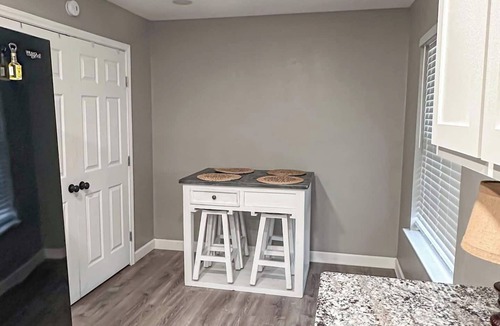 Gainesville House | Enjoy farmhouse charm in this 4-bedroom, 2-bath ranch retreat minutes from downtown Gainesville, the Frank Buck Zoo, and local parks. Sleeps up to 10 with a bright open layout, cozy country feel, and plenty of space for families or group getaways.