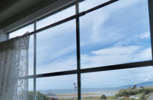Salmon Creek Cottage | Enjoy Fresh Ocean Breezes, No Crowds In Small Community Setting