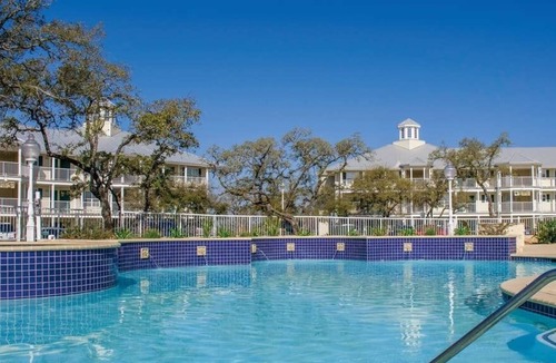 Canyon Lake Resort | Enjoy fun-filled activities with your family and friends!