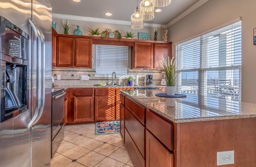 Bella Vista House | Enjoy Island & Ocean Views with the Luxury of Two Master Suites.