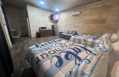 Fluvanna House | Enjoy Lake Alan Henry in Justiceburg Texas in one of our 5 Bungalows