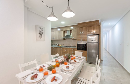 El Moncayo Apartment | Enjoy life in our apartment. Wifi & Parking