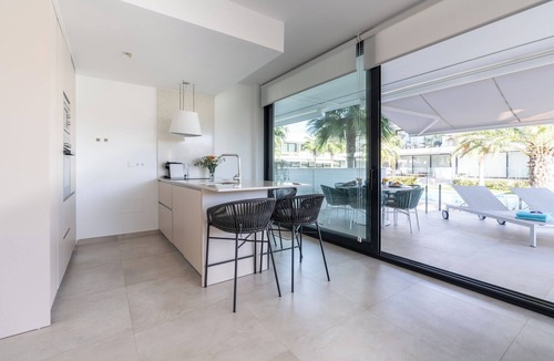 Mar de Cristal Apartment | Enjoy luxury & relaxation in sunny Mar de Cristal