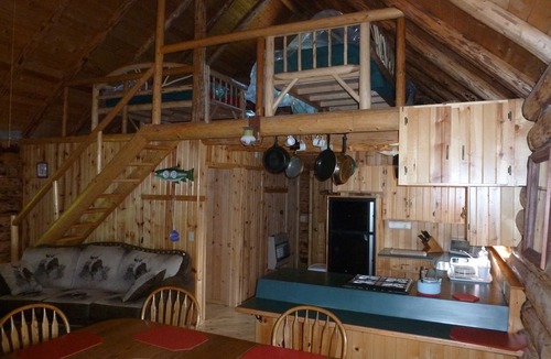 Crystal Falls Cabin | Enjoy nature and get away from it all!