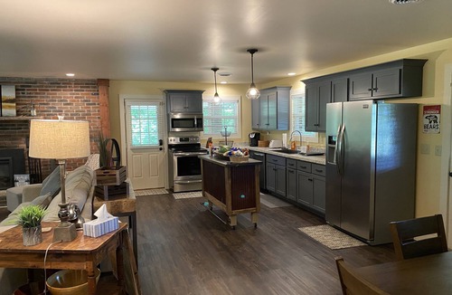 Jamestown House | Enjoy Nature In Style!