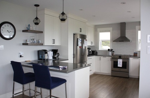 Shemogue Ski Chalet | Enjoy our Belvédère (Beautiful View) beach house with beachfront lookout!