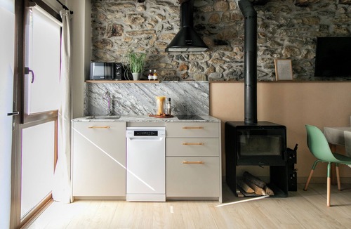Aia Apartment | Enjoy our cozy 40m² diaphanous loft. Comfort and relaxation.