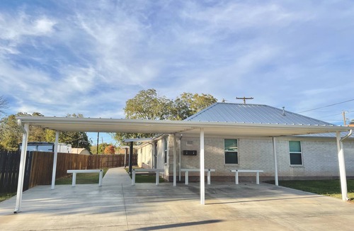 Wichita Falls House | Enjoy our cozy yet modern townhome! 50 amp EV plug in!