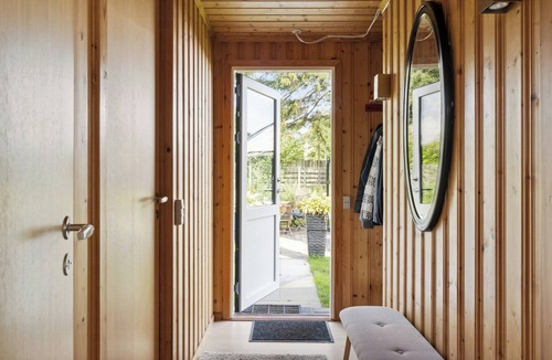 Udsholt House | Enjoy outdoor life with orangery and kitchen