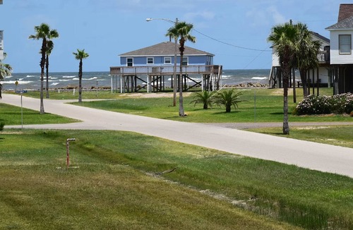 San Luis House | Enjoy panoramic views from the spacious wrap around deck!