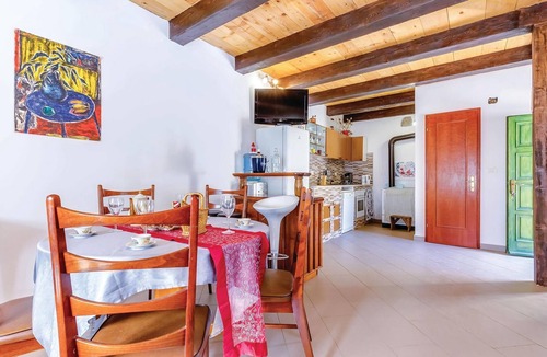 Novi Vinodolski House | Enjoy peace and relaxation in this traditional and pleasant holiday home with a wonderful view.