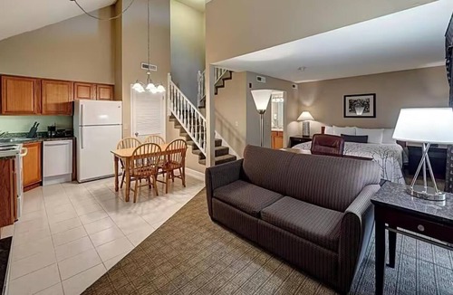 Urbana Hotel | Enjoy Privacy in Spacious Urbana Unit with Loft - Breakfast Included