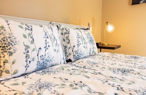 Saginaw Other | Enjoy REAL Oregon: Nature and beauty at your serene modern farmhouse.