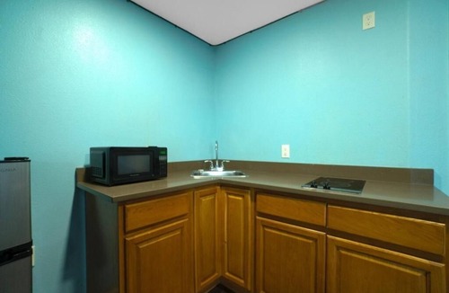 Flour Bluff Hotel | Enjoy Room Pets Are Welcome By Padre Island Seawall Beach With Free Parking