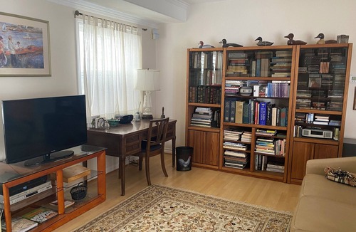Old Towne House | Enjoy Seal Beach! Parking, Internet, Pool table and A/C! 4 Bdr sleeps 10
