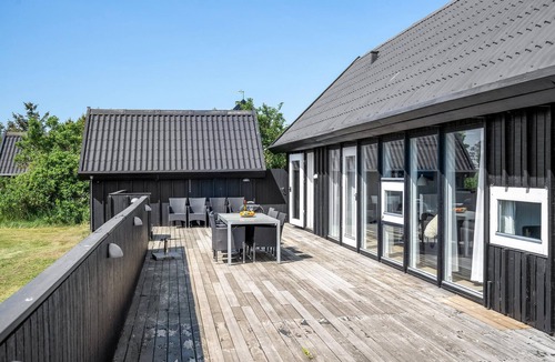 Kandestederne House | Enjoy some unforgettable vacations in this vacation home near Kandestederne Strand.