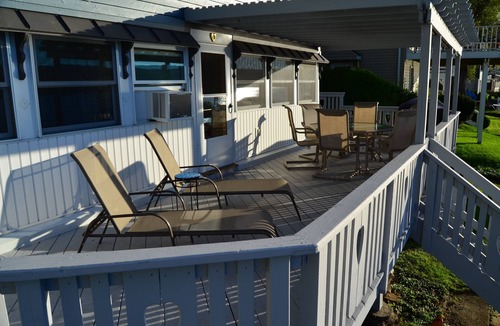 Town of Milo Cottage | Enjoy spectacular sunsets on the Keuka Wine Trail! Charming & pet friendly!