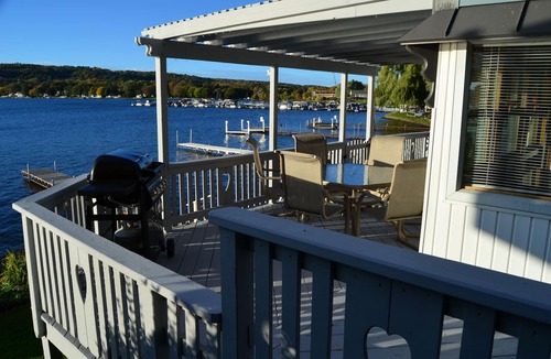 Town of Milo Cottage | Enjoy spectacular sunsets on the Keuka Wine Trail! Charming & pet friendly!