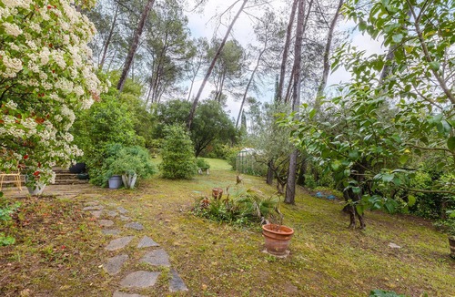 Saint-Clement-de-Riviere House | Enjoy this characterful and spacious holiday home.