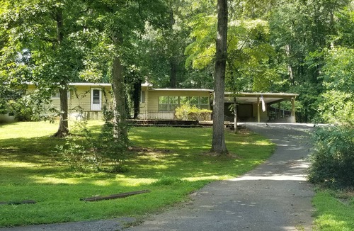 Young Harris House | Enjoy the beauty of the mountains at this Serene getaway near Lake Chatuge