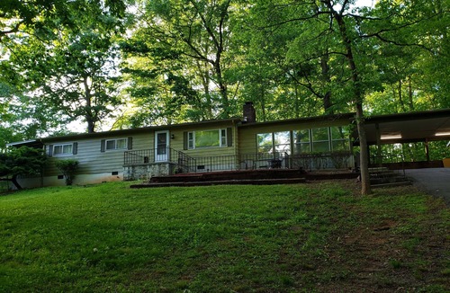 Young Harris House | Enjoy the beauty of the mountains at this Serene getaway near Lake Chatuge