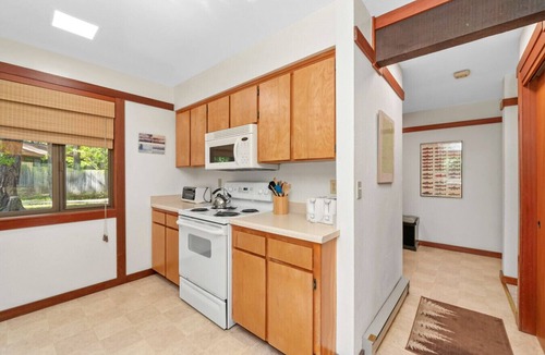 Graeagle Apartment | Enjoy the beauty of Graeagle Meadows Golf Course and from this charming mountain retreat!