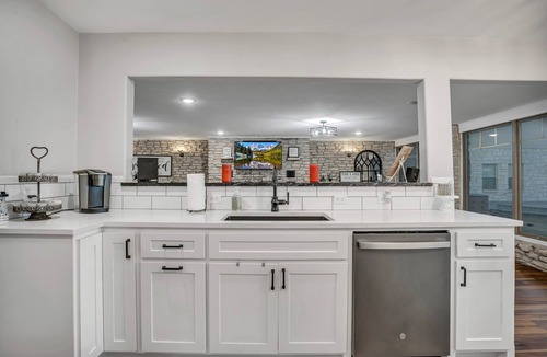 Belton House | Enjoy the Best View on Lake Belton with Direct Lake Access