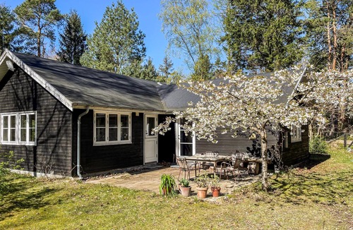 Asserbo House | Enjoy the charm of a cosy holiday home near Liseleje Strand.