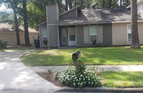 Jacksonville House | Enjoy the entire home and savor your privacy!