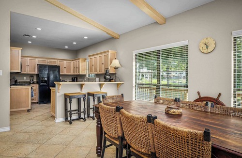 Seguin House | Enjoy the Full River | Fire Pit & Deck | Sleeps 12