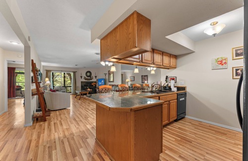 Table Rock Condo | Enjoy the Indoors and Outdoors in this Adorable Condo! This Oasis Allows Pets
