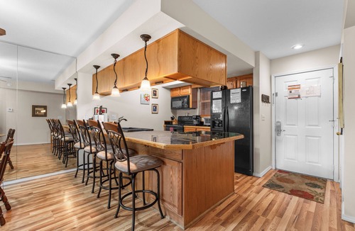 Table Rock Condo | Enjoy the Indoors and Outdoors in this Adorable Condo! This Oasis Allows Pets