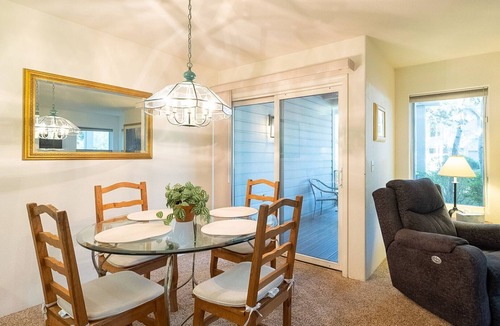 Kings Beach Condo | Enjoy the Lakeview! Complex centrally located in Kings Beach, right on the Lake!