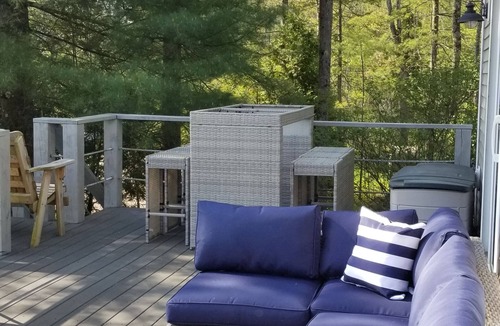 Broadalbin House | Enjoy the Leisurely Camp Life - Galway Lake Spacious Waterfront Home