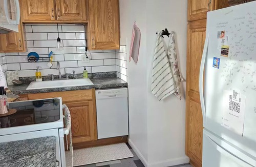 Merriam Park Apartment | Enjoy the Metro at the OG: Private Deck, Close to Light Rail, For Work or Play