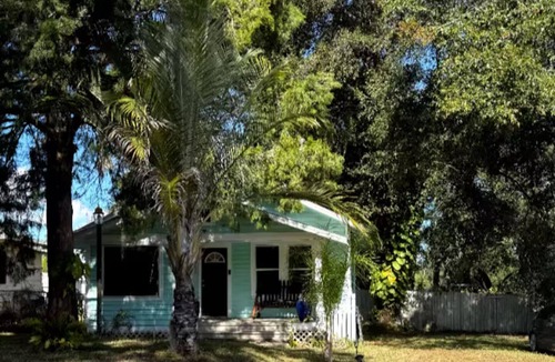 Dade City House | Enjoy the Pleasures of Historic Downtown Dade City- The Dade City Bungalow