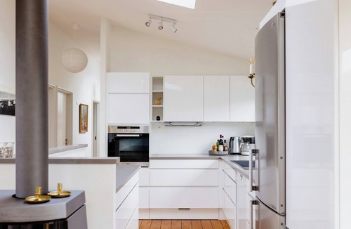 Udsholt Sand House | Enjoy the sound of crashing waves and ocean views