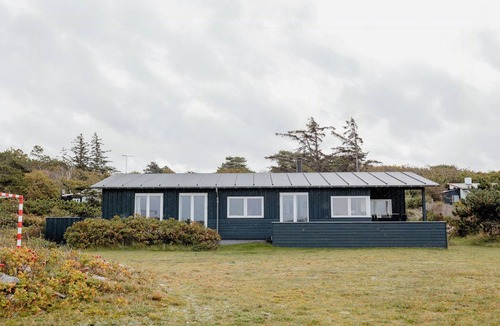 Udsholt Sand House | Enjoy the sound of crashing waves and ocean views