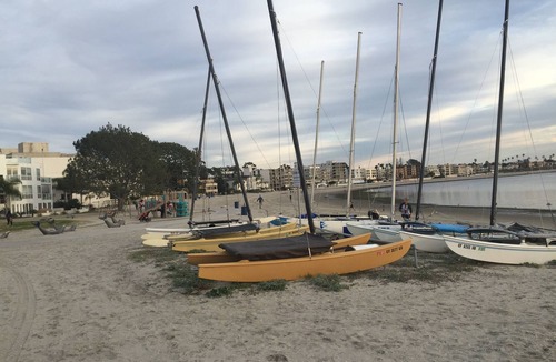 Crown Point House | Enjoy The Sunrise And The Sunset Walks On The Sail Bay, San Diego