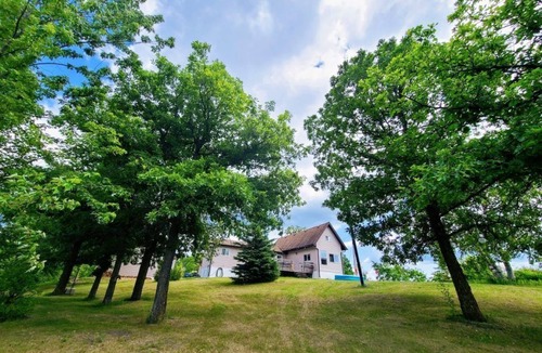 Belair Cabin | Enjoy the Winter Wonderland on Private Waterfront property
