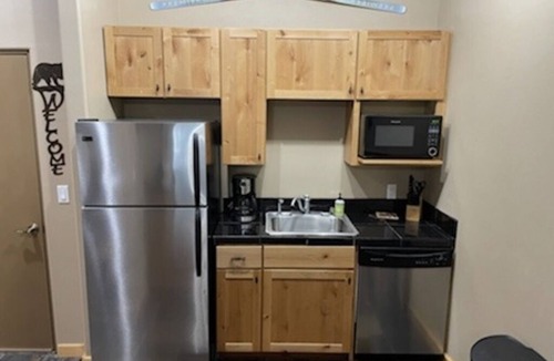 Taos Ski Valley Condo | Enjoy the WOW factor at our Enchanted Condo 1.5 miles from Taos Ski Valley