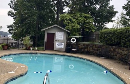 Rockwell Condo | Enjoy this 2BR/2BA condo on Lake Hamilton’s main channel. Minutes from downtown!