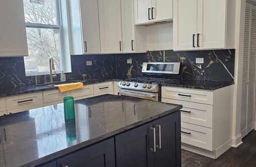 East Garfield Park Apartment | Enjoy this NEW CONSTRUCTION 3-bedroom apartment in EXCELENT LOCATION!