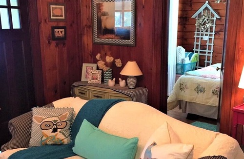 North Greece Cottage | Enjoy This vintage 1928 Lake Ontario Cottage