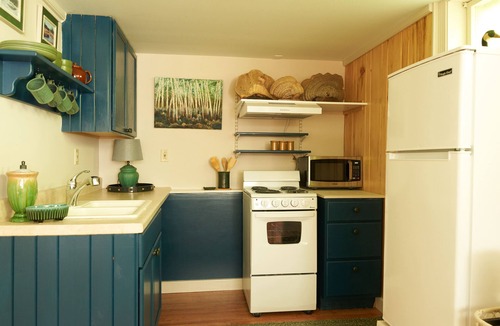 Bowdoinham Apartment | ENJOY TWIN PONDS WHILE EXPLORING MIDCOAST MAINE