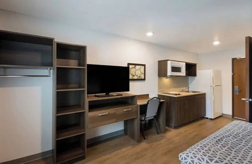 Austin Hotel | Enjoy your Extended Stay in 4 Rooms Near the Lyndon B. Johnson Museum in Austin