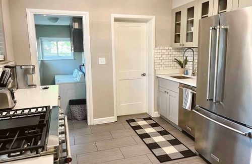 German Village Apartment | Enjoy your stay in this cozy, newly renovated condo in the heart of German Village